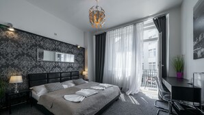 Desk, blackout curtains, free WiFi, bed sheets - Penzion Homer Poděbrady (Podebrady)