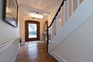 Hallway - Whitethorn Bed and Breakfast (Congleton)
