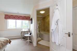 Shower, bathrobes, towels - Whitethorn Bed and Breakfast (Congleton)