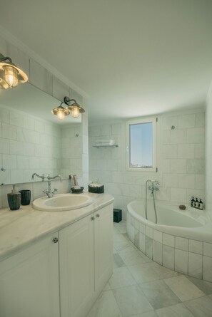 Villa, 4 Bedrooms, Private Pool | Bathroom | Free toiletries, hair dryer, bathrobes, slippers - Damma Beachfront Luxury Villa (Santorini)