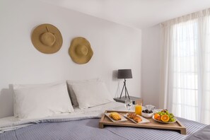 Villa, 4 Bedrooms, Private Pool - Damma Beachfront Luxury Villa (Santorini)