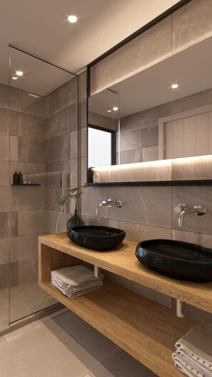 Douche, articles de toilette gratuits, sèche-cheveux, peignoirs