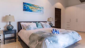 Panoramic Penthouse, Harbor View | 1 bedroom, premium bedding, in-room safe, individually decorated