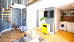 Apartamento conforto, 1 quarto | Banheiro | Banheira, banheira de imersão, produtos de toalete grátis 