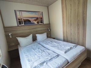 2 bedrooms, travel cot