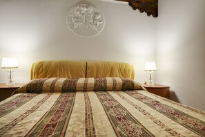 Apartment, 2 Bedrooms | 2 bedrooms, cribs/infant beds, free WiFi, bed sheets - Angels - WR Apartments (Venice)