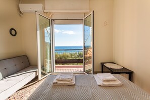 3 habitaciones, escritorio, tabla de planchar con plancha y wifi gratis 