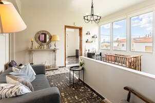 Casa clássico, 3 quartos | Área de estar | TV de tela plana