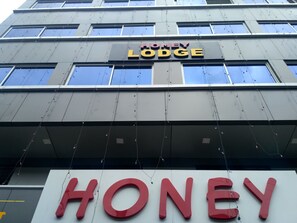 Exterior - Hotel Honey Lodging (Pune)