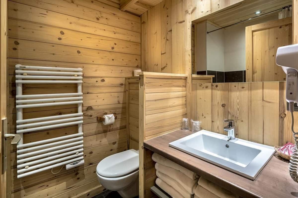 standard studio (4 pers) | bathroom | free toiletries, hair dryer