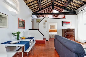 Apartment, 2 Schlafzimmer | Wohnbereich