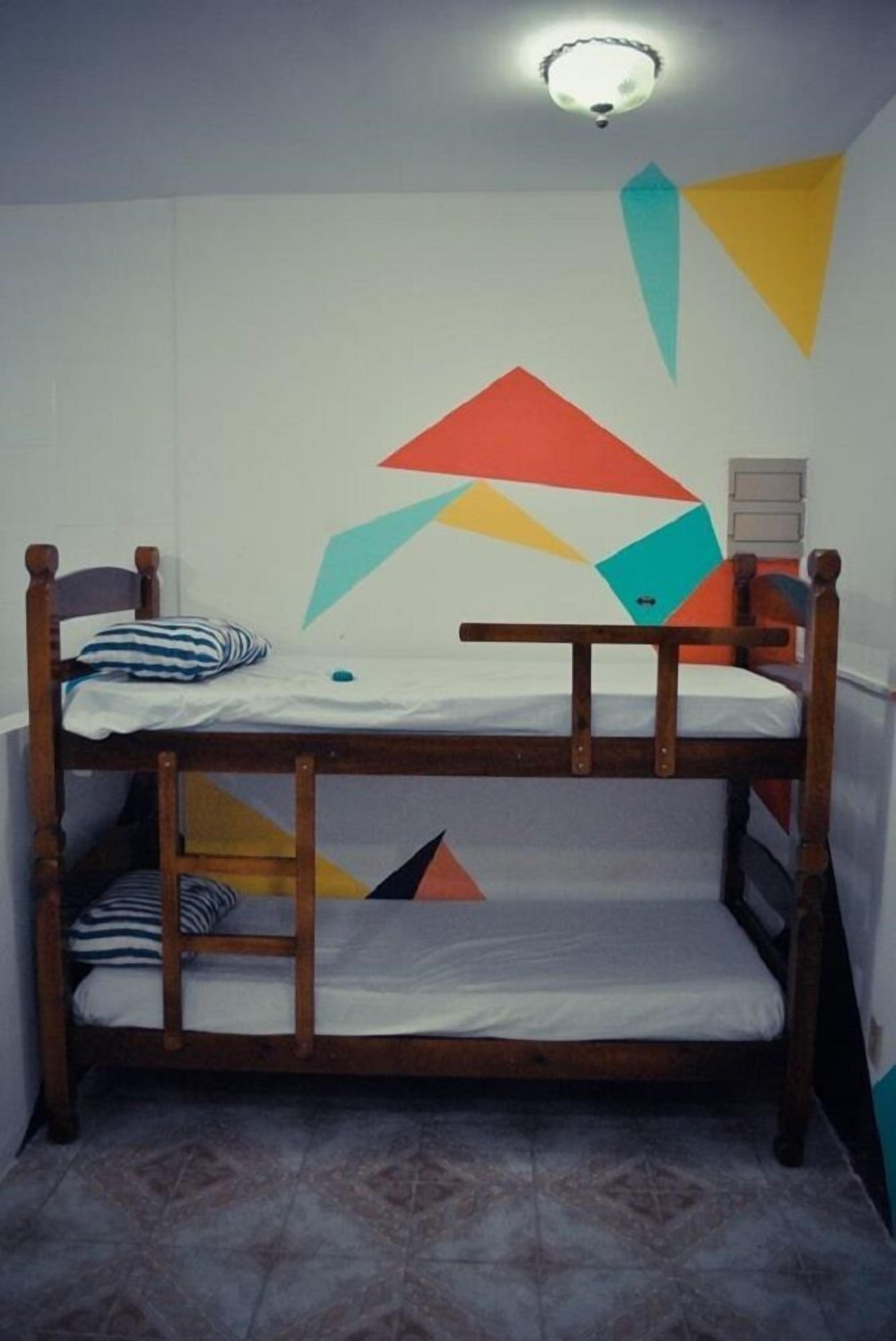 Phòng tập thể cơ bản, phòng tập thể nam và nữ | 1 phòng ngủ, bàn, màn/rèm cản sáng 