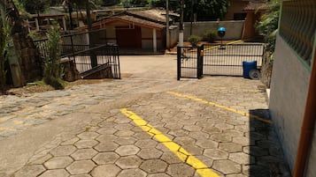 免費自助泊車