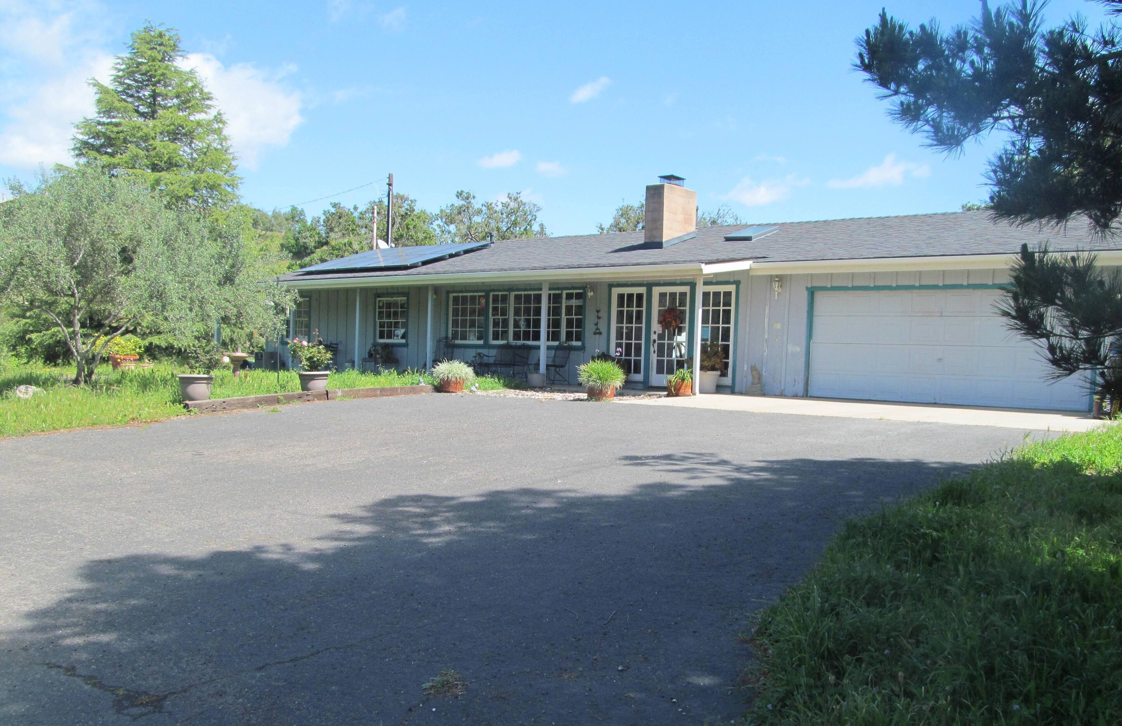 Tranquil 3-acre country home close to ocean & lakes - 30+ nights required