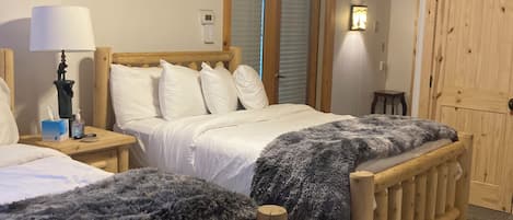 5 bedrooms, iron/ironing board, WiFi, bed sheets