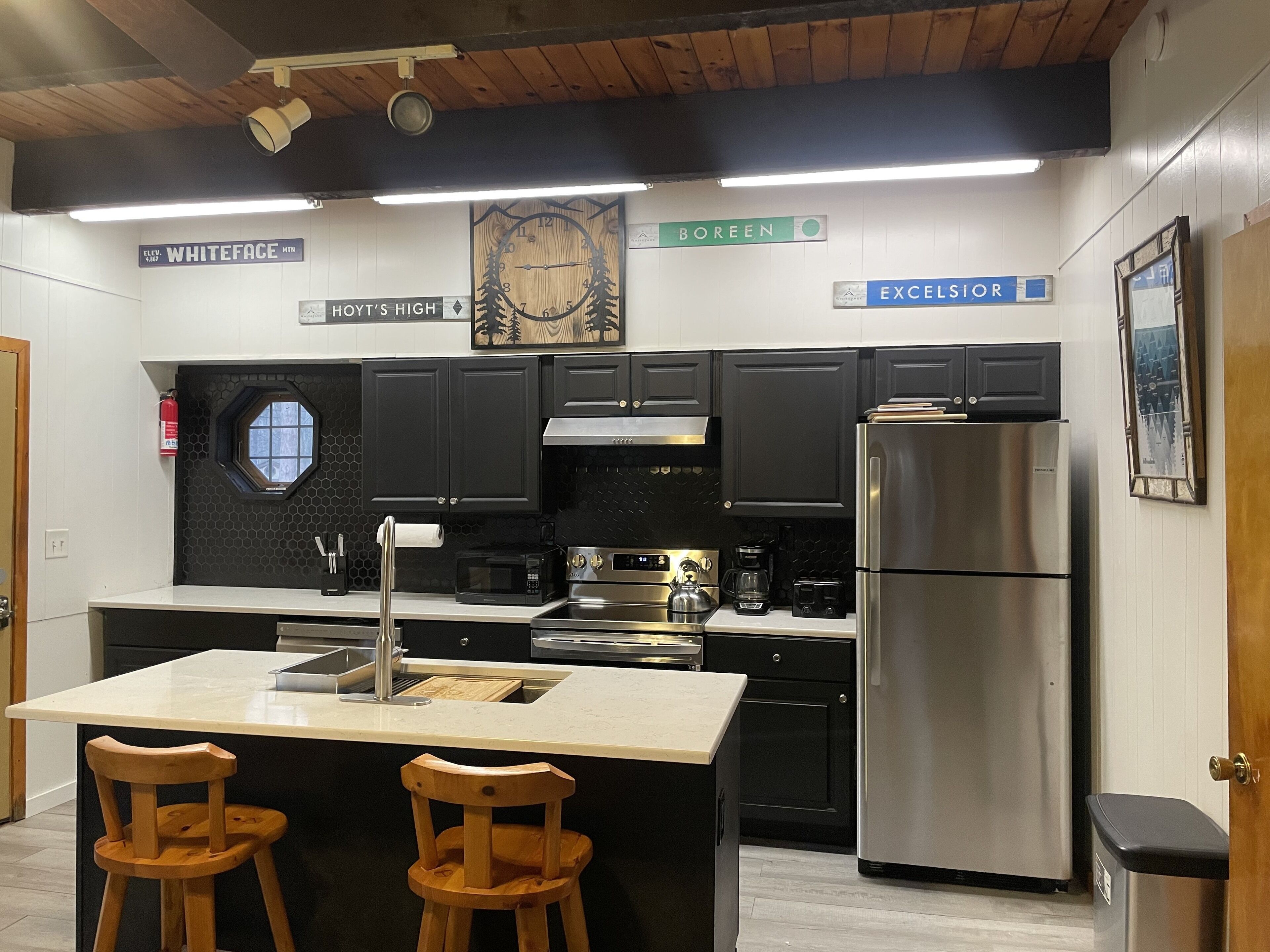 冰箱、微波炉、烤箱、炉灶