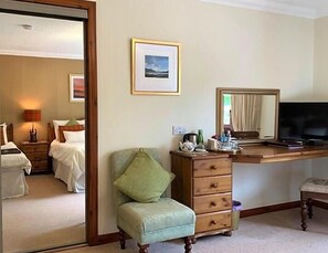 Desk, free WiFi, bed sheets - Ardno House (Ballachulish)