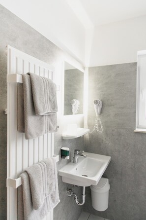 Sistema de insonorización, wifi gratis y ropa de cama 