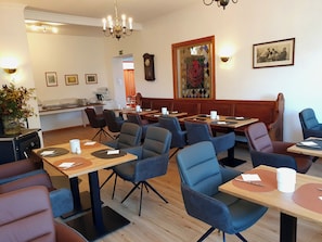 Daily buffet breakfast for a fee - Hotel Klostergarten (Eisenach)