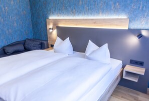 Standard Double Room | Soundproofing, free WiFi, bed sheets - Hotel Klostergarten (Eisenach)
