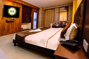Superior Room | Premium bedding, pillowtop beds, individually decorated - hotel runway (New Delhi)