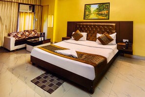 Superior Room | Premium bedding, pillow-top beds, individually decorated - hotel runway (New Delhi)