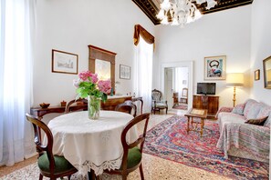 Apartment, 1 Bedroom | Living area | Flat-screen TV - Testa - WR Apartments (Venice)