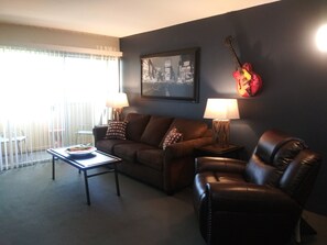 Smart TV, DVD player - Newly redone, in the heart of Scottsdale (Scottsdale)