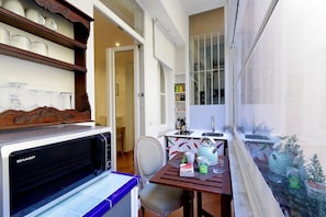 Full-sized fridge, microwave, stovetop, dishwasher - Sistina - WR Apartments (Rome)