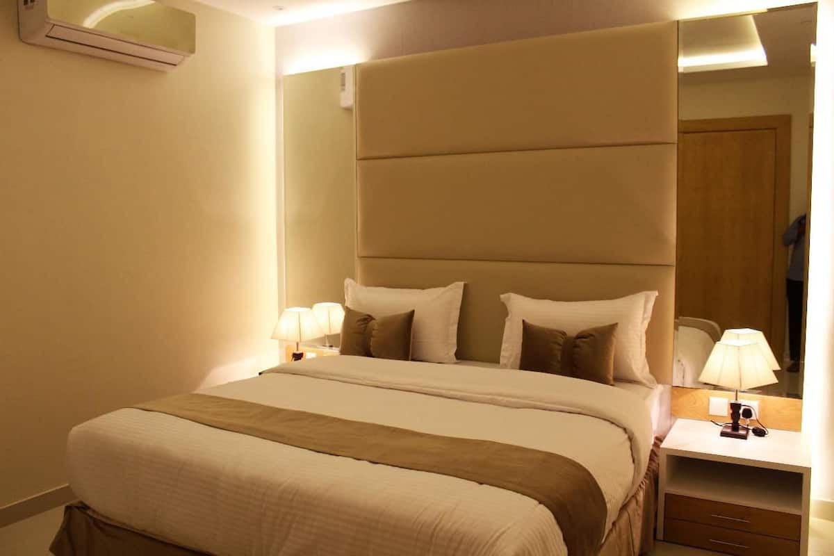 Appartamento, 1 camera da letto, cucina | Una cassaforte in camera, ferro/asse da stiro, Wi-Fi gratuito, lenzuola