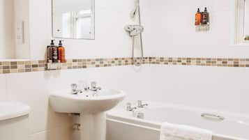 Kamar Double | Kamar mandi | Perlengkapan mandi gratis dan handuk