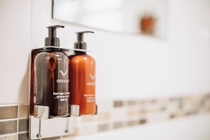 Free toiletries, towels - The Keelman and Big Lamp Brewery (Newcastle-upon-Tyne)