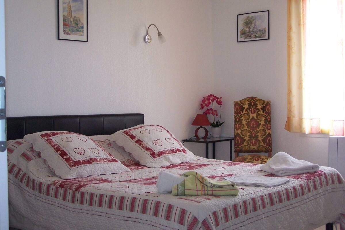 Double Room, Accessible (Toulouse) | Premium bedding, desk, laptop workspace, soundproofing