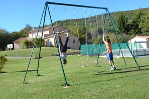 Children's play area - outdoor - Aux 4 saisons (Tabre)