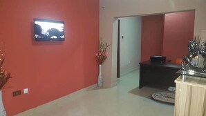 المنشأة من الداخل