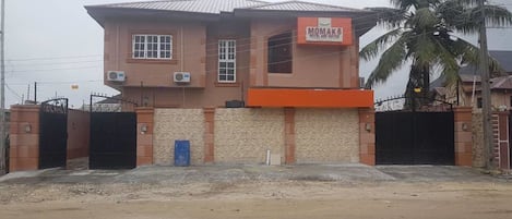 Facciata della struttura