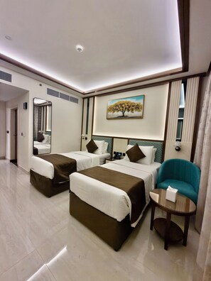 Standard Twin Room | Desk, soundproofing, free WiFi, bed sheets