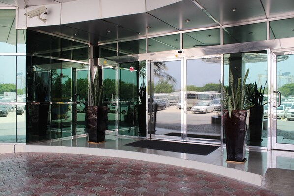 Front of property - Smana Hotel Al Raffa (Dubai)