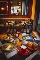 Desayuno buffet todos los días (con cargo)