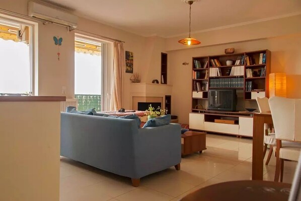 Apartment | Living area