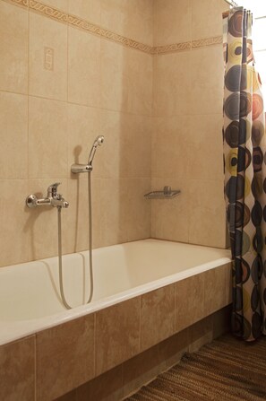 Apartment | 1 bedroom, premium bedding, iron/ironing board, free WiFi