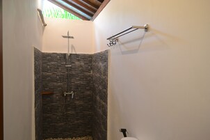 Quarto standard, 1 cama Queen | Chuveiro
