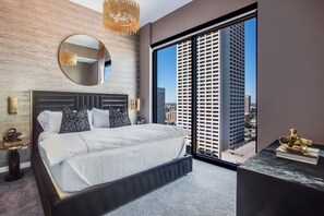 笔记本电脑工作区、熨斗/熨衣板、免费 WiFi、床单