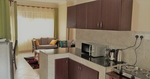 House, 2 Bedrooms | Dapur peribadi | Peti sejuk, ketuhar gelombang mikro, dapur 