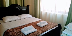Individually decorated, individually furnished, laptop workspace - Maribel Homes (Kampala)