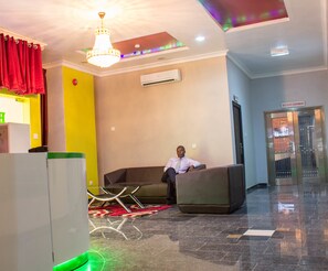 Lobby sitting area - Beij-Inn & Suite Limited (Lagos)