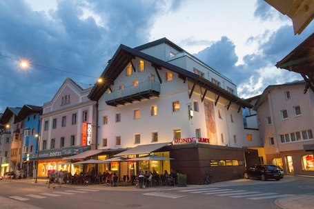 Front of property - evening/night