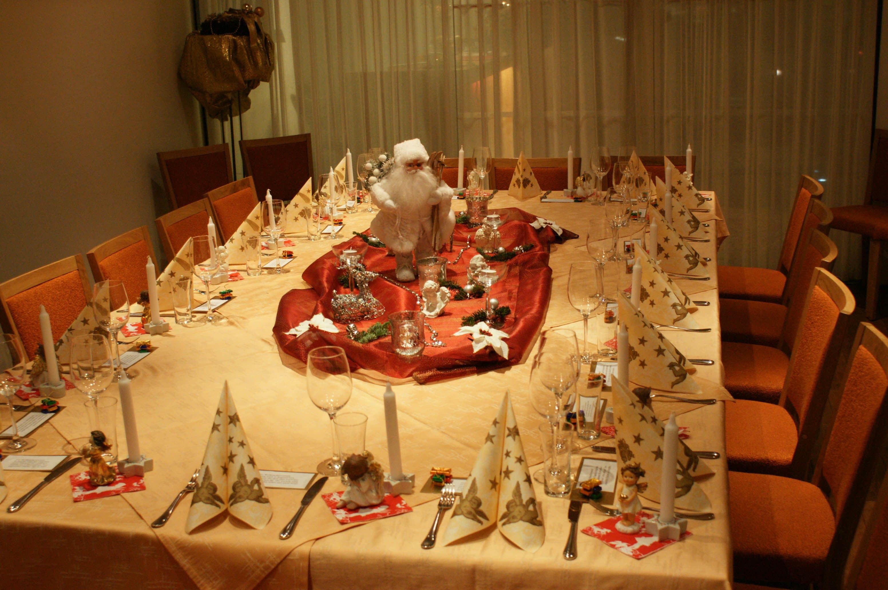 breakfast, lunch, dinner served; local and international cuisine