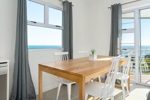 Comfort Apartment, 2 Bedrooms, Balcony, Sea View | In-room dining - Oceana 30 (Cape Town)