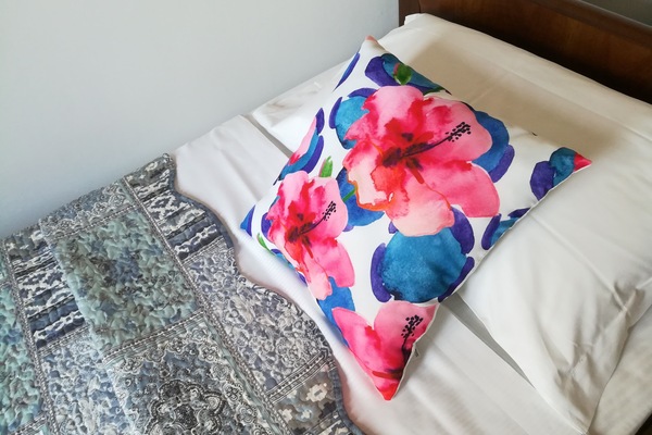 Standard Single Room, Shared Bathroom | Premium bedding, desk, WiFi (free), bed sheets